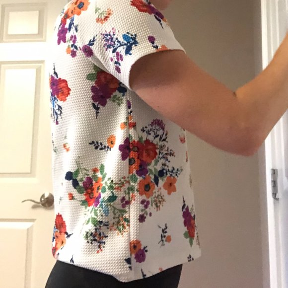 Colorful Floral Blouse - Picture 2 of 3